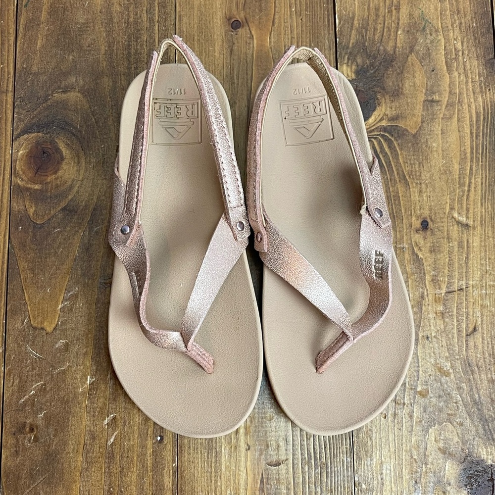 Reef girls size 11/12 cushion court sandal gold tan
